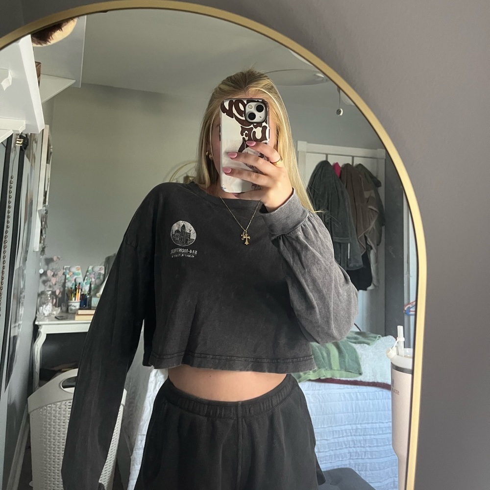 Garage cropped long sleeve!
